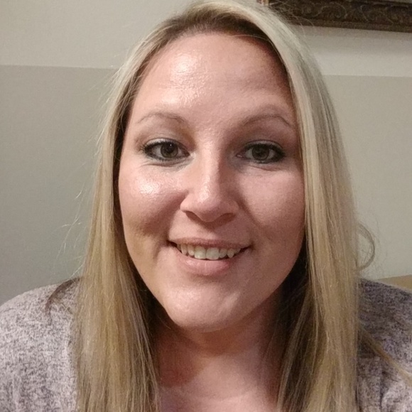 Profile Picture of Kristen Crabtree (@kritfaaye86) on Poshmark