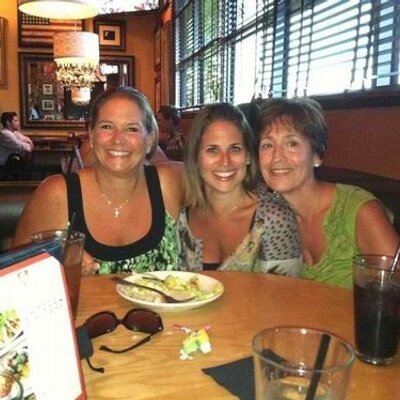 Profile Picture of Lisa Holmes (@LisaHolmes7) on Twitter