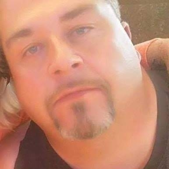 Profile Picture of Brian Adams (@brianadams894) on Poshmark