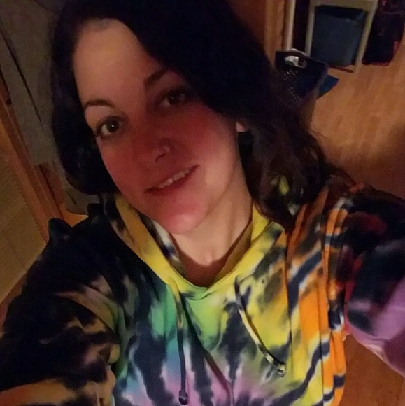 Profile Picture of Amy Apfelbaum (@thatwayames) on Poshmark