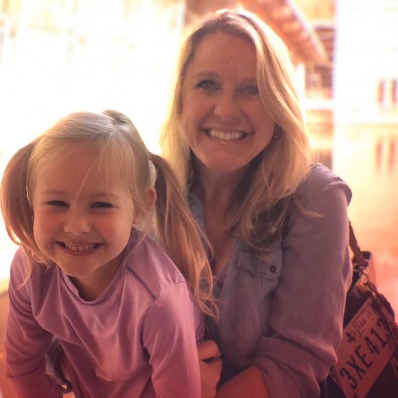 Profile Picture of Laura Youdal owens (@lathomp105) on Poshmark