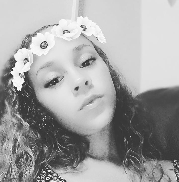 Profile Picture of Chasitee Strickland (@lumbeelove11) on Poshmark