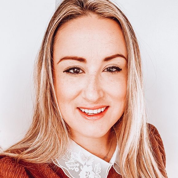 Kylie Hurst - Poshmark Profile Picture of Kylie Hurst (@kyliehurst8) on Poshmark