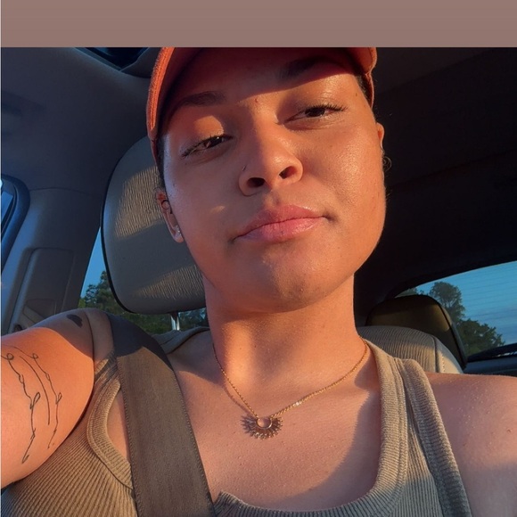 Profile Picture of Kiersten Freeman (@00052164) on Poshmark