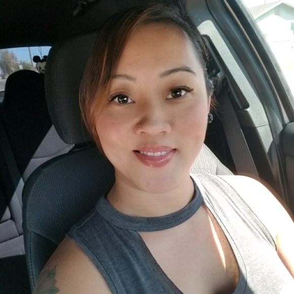 Profile Picture of Joey Liu (@joeul717) on Poshmark