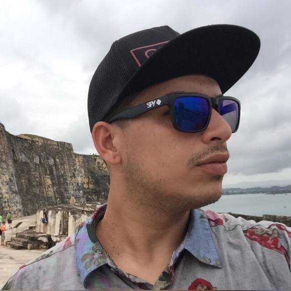 Profile Picture of Grego Rivera (@gregorivera0123) on Poshmark