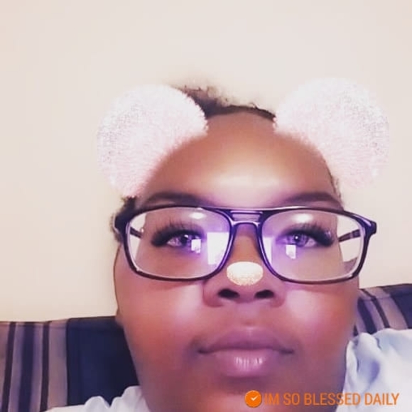 Profile Picture of Arcola Durant (@arcoladurant) on Poshmark