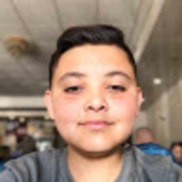 Profile Picture of Joey Reyes (@joeyreyes409) on Poshmark