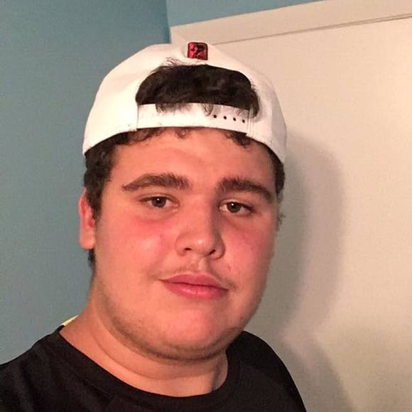 Profile Picture of Bradly Caron (@bradlycaron) on Poshmark