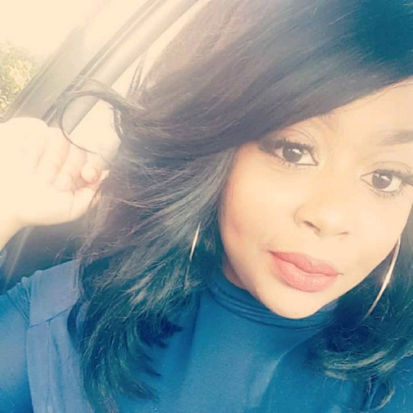 Profile Picture of Krystal Curry (@krystalcurry) on Poshmark