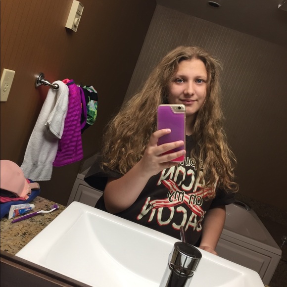 Profile Picture of Janae Kierzek (@janaekierzek) on Poshmark
