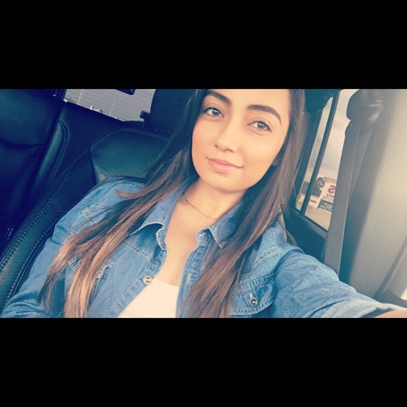 Profile Picture of Josselin Canas (@jossmc) on Poshmark