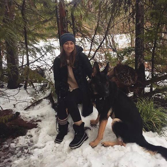 Profile Picture of Emily Cianci (@emily_cianci) on Poshmark