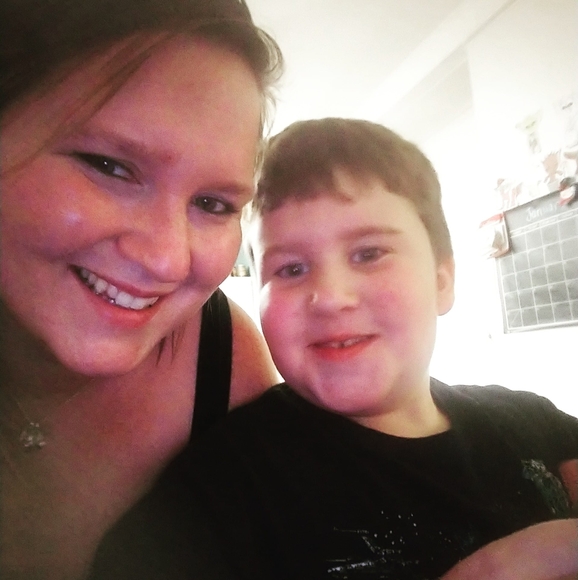 Profile Picture of Kari Nymeyer (@karinymeyer) on Poshmark