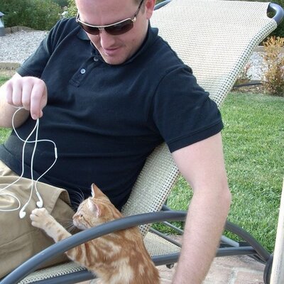 Profile Picture of Aaron Peaslee (@grilledpeas) on Twitter