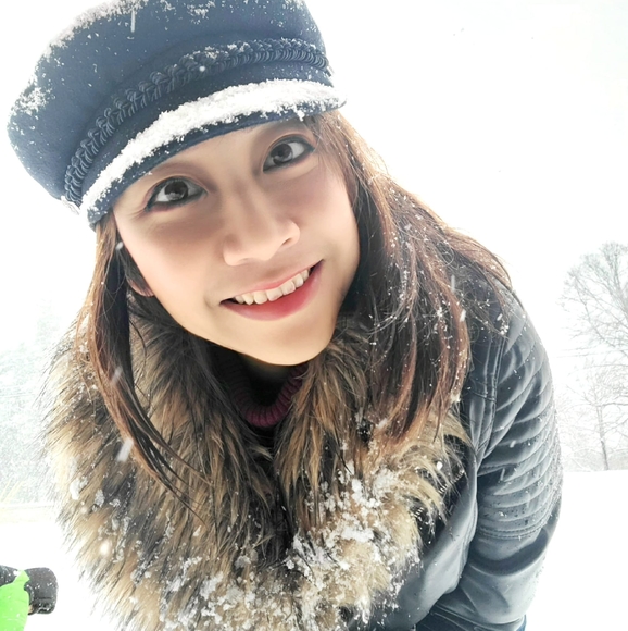 Profile Picture of Kety Kevlin (@ketykevlin) on Poshmark