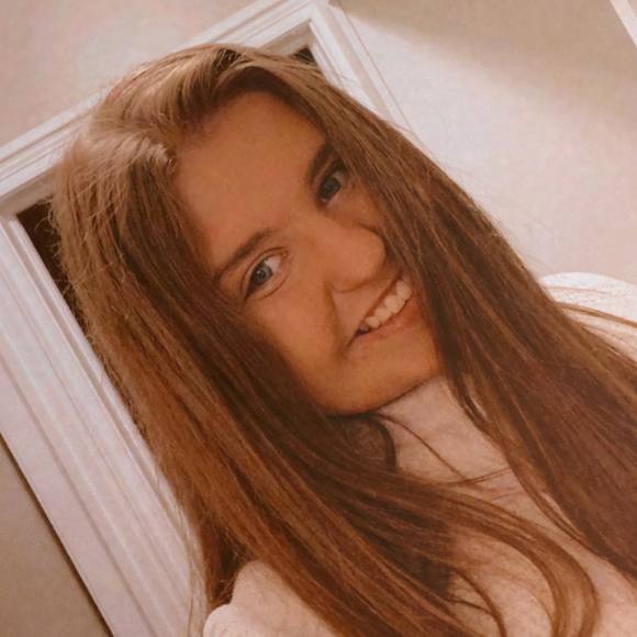 Profile Picture of Caroline Corino (@carolinecorino) on Poshmark