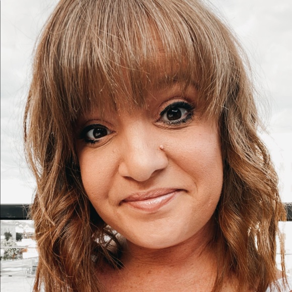 Profile Picture of Kate Owen (@kowen23) on Poshmark