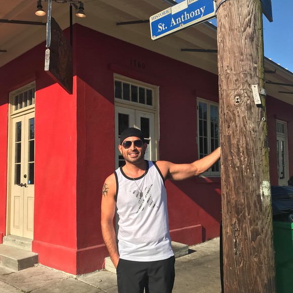 Profile Picture of Craig Hernandez (@acraighernandez) on Poshmark