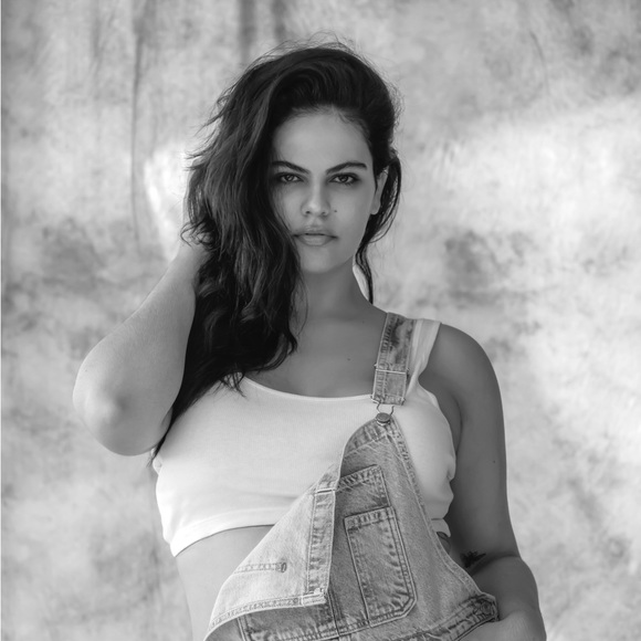 Profile Picture of Jacqueline Reagor (@jjreagor) on Poshmark