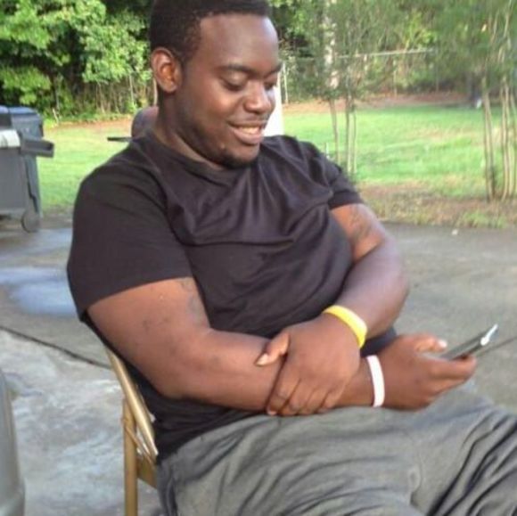 Profile Picture of Aaron Bryant (@gloryboy21) on Poshmark