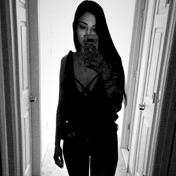 Profile Picture of Theresa Marie (@mothatea1689) on Poshmark