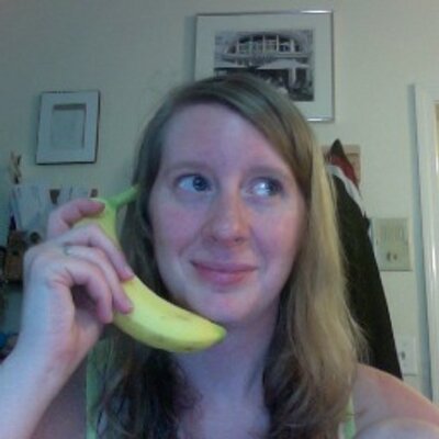 Profile Picture of Jennifer Humbert (@GrowAPoem) on Twitter