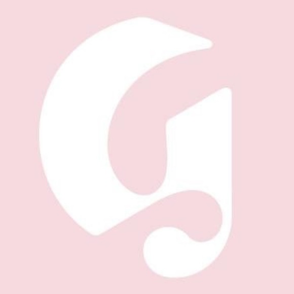 Profile Picture of Helena Sandahl (@glossiersales) on Poshmark