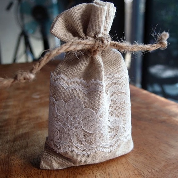 Profile Picture of Lucia Salgado (@lucia71015) on Poshmark