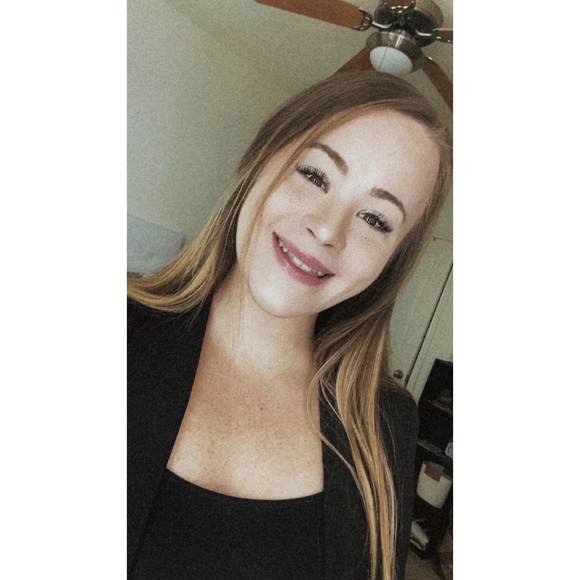 Profile Picture of Haley Mcgee (@haleymcgee) on Poshmark