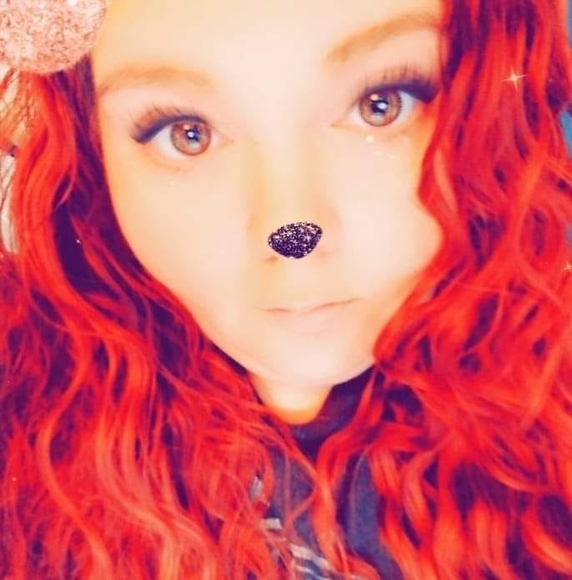 Profile Picture of Andrea Bates (@andreabates0203) on Poshmark