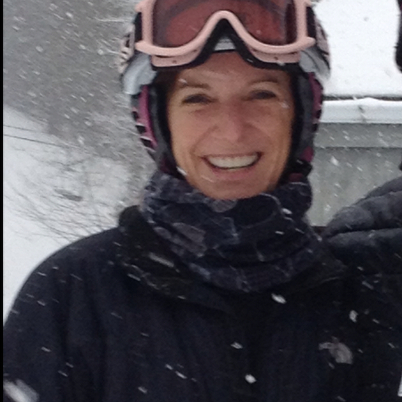 Profile Picture of Meralee Kratovil (@merk) on Poshmark