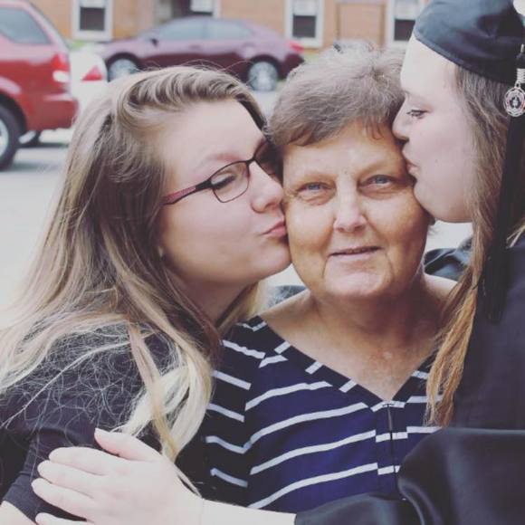 Profile Picture of Kate Horrell (@katiehorrell97) on Poshmark