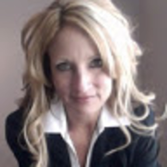 Profile Picture of Candie Checketts (@candiechecketts) on Poshmark