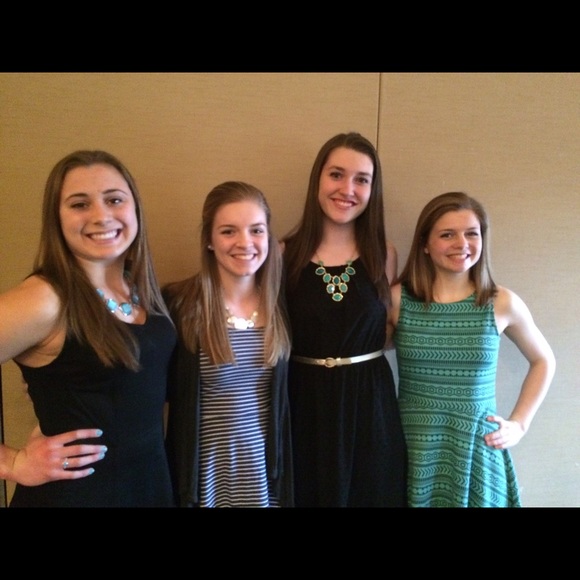 Profile Picture of Joli Daninger (@joli_daninger) on Poshmark