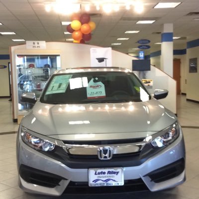 Profile Picture of Lori Zorn (@lori_zorn) on Twitter