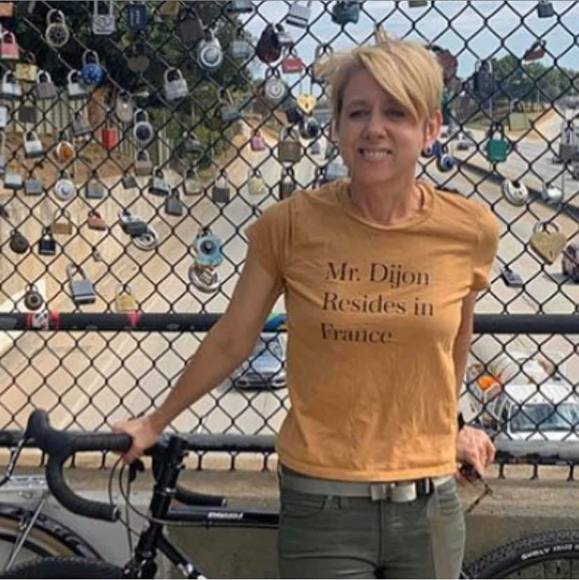 Profile Picture of Andi Andi (@a_andi) on Poshmark