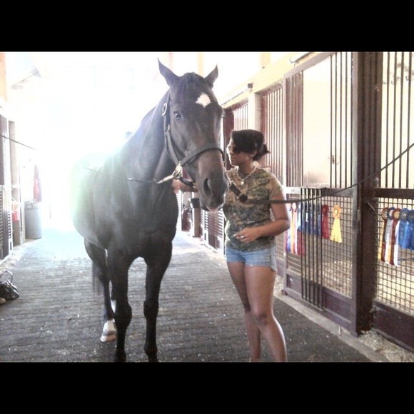 Profile Picture of Mikala Williams (@mikalatatexo) on Poshmark