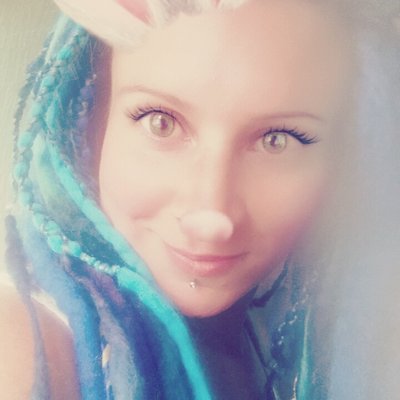 Profile Picture of Lynnette Thorne (@SpraggleBarry) on Twitter