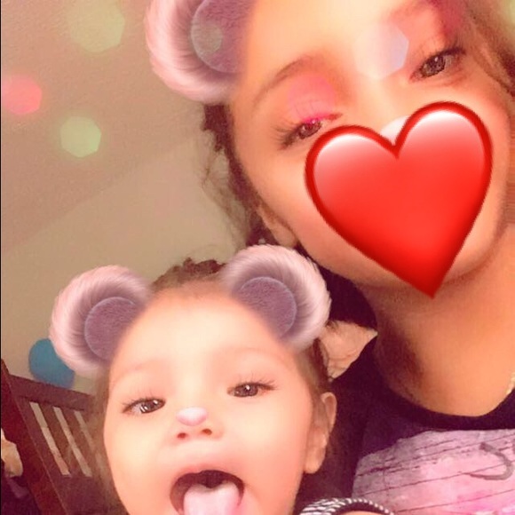 Profile Picture of Daisy Degante (@o_deg19) on Poshmark