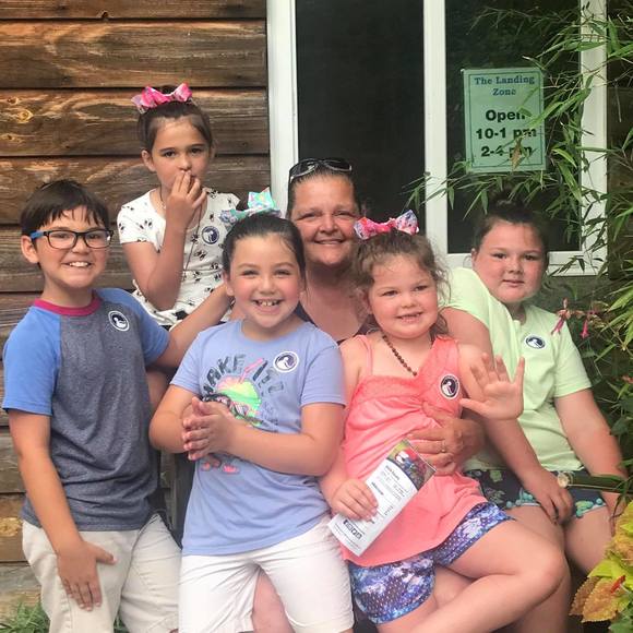 Profile Picture of Angela Esquivel (@aesquivel16) on Poshmark