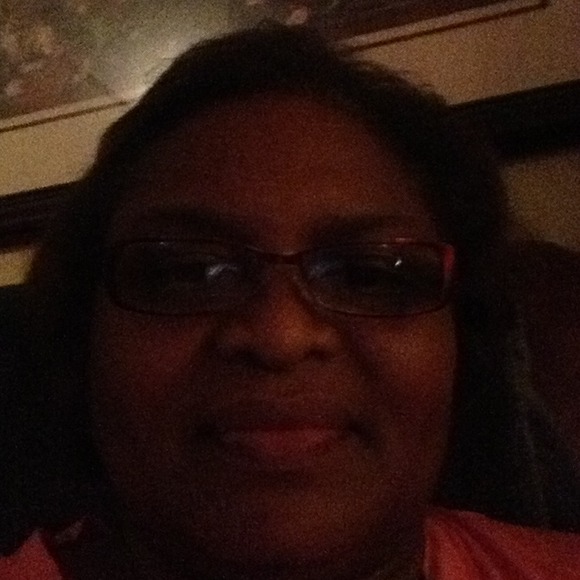 Profile Picture of Paulette Adams (@pauley) on Poshmark