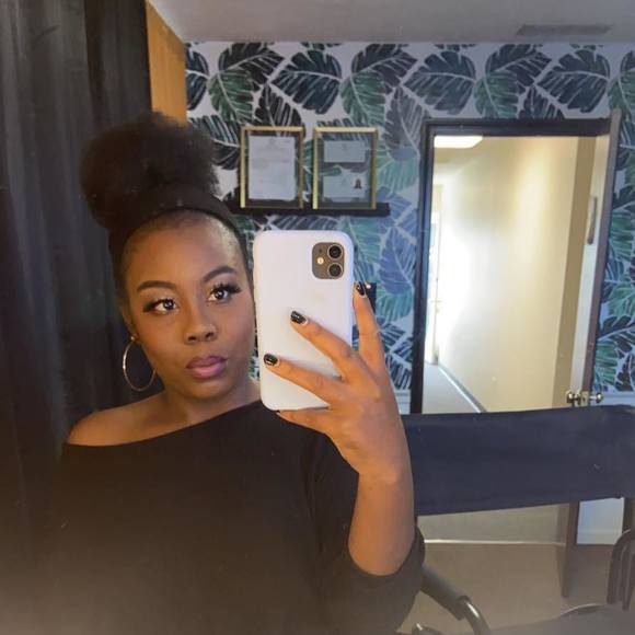 Profile Picture of Michiah Cook (@michiahcook) on Poshmark