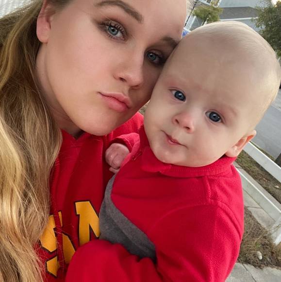 Anna Kravchuk - Poshmark Profile Picture of Anna Kravchuk (@anna1702) on Poshmark