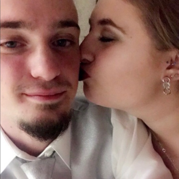 Profile Picture of Austin Lansing (@austin_lansing) on Poshmark