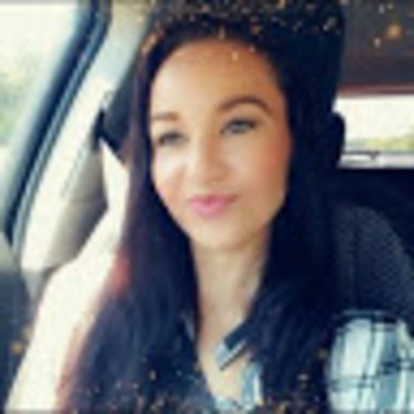Profile Picture of Cassandra Sylvester (@ladysilverstar7) on Poshmark
