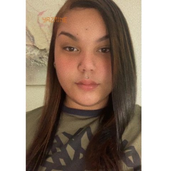 Profile Picture of Yazmine Quintin (@yazminequintin) on Poshmark
