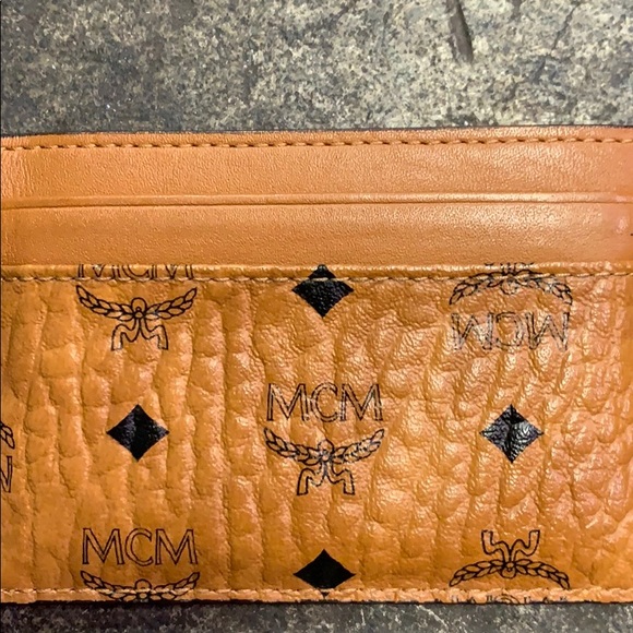 Profile Picture of Max Cote (@max_cote) on Poshmark