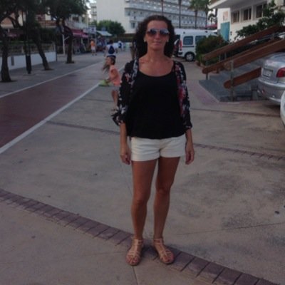 Profile Picture of Lisa Williams (@lisalowe75) on Twitter