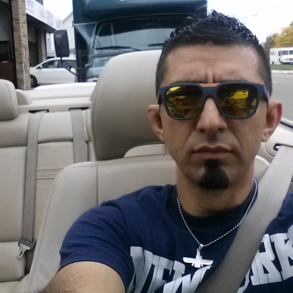 Profile Picture of Aras Khalaj (@araskhalaj) on Poshmark